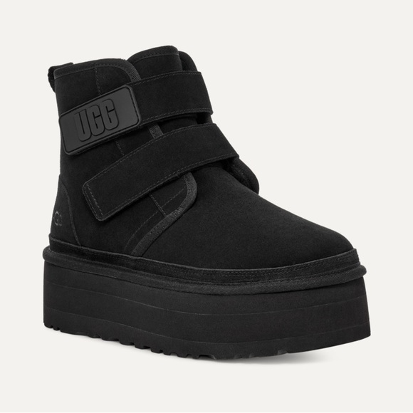 NWOB UGG Women’s Neumel Platform Boots in Black Suede in size 12 - Picture 1 of 8